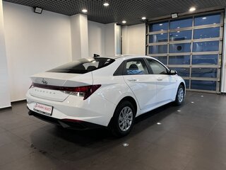 2022 Hyundai Elantra VII (CN7), белый, 1990000 рублей, вид 3