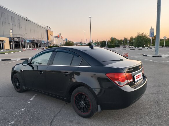 2011 Chevrolet Cruze I, чёрный, 730000 рублей - вид 5