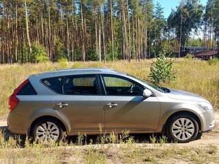 2010 Kia Ceed I Рестайлинг, серебристый, 620000 рублей, вид 4