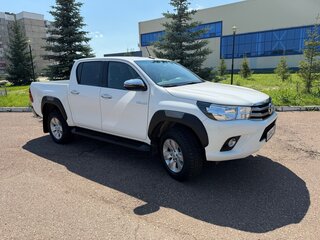 2019 Toyota Hilux VIII, белый, 3800000 рублей, вид 3