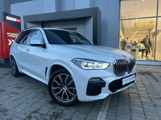 2019 BMW X5 30d IV (G05/G18), белый, 5900000 рублей, вид 1