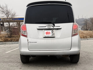 2010 Toyota Ractis I, серебристый, 440000 рублей, вид 3