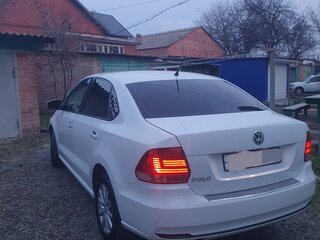 2015 Volkswagen Polo V Рестайлинг, белый, 730000 рублей, вид 4