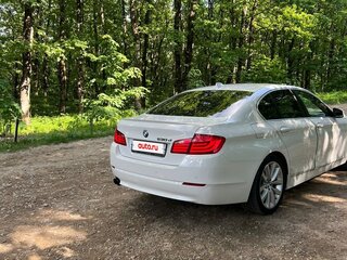 2010 BMW 5 серии 530d VI (F10/F11/F07), белый, 2000000 рублей, вид 2