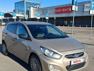2014 Hyundai Solaris I, бежевый, 730000 рублей, вид 2