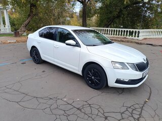 2019 Skoda Octavia III (A7) Рестайлинг, белый, 1000000 рублей, вид 2