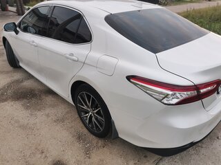 2021 Toyota Camry VIII (XV70) Рестайлинг, белый, 3800000 рублей, вид 4