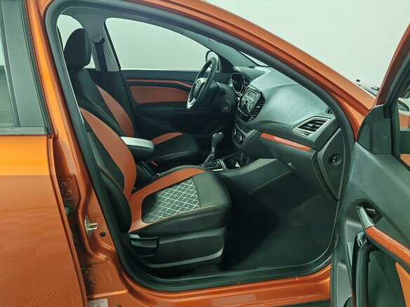 2019 Lada (ВАЗ) Vesta SW Cross I, оранжевый, 855000 рублей - вид 18