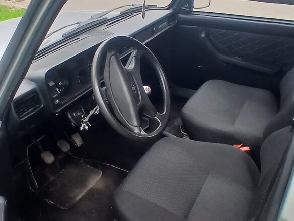 2010 Lada (ВАЗ) 2105, серебристый, 350000 рублей - вид 5