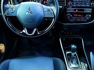 2019 Mitsubishi Outlander III Рестайлинг 3, серый, 2150000 рублей, вид 5