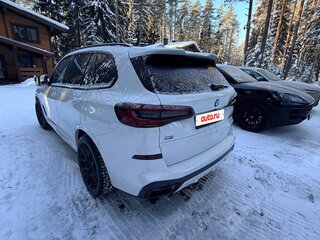 2021 BMW X5 M50i IV (G05/G18), белый, 7999000 рублей, вид 4