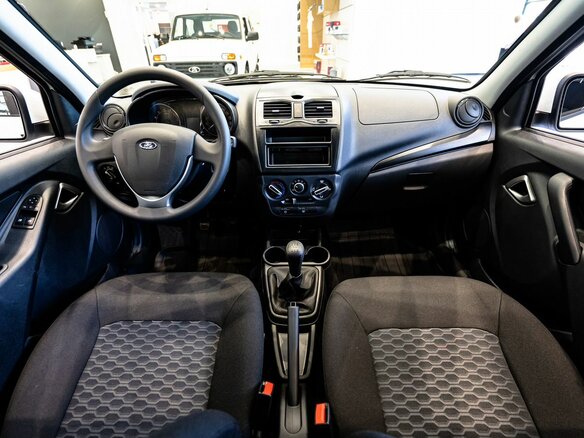 2026 Lada (ВАЗ) Granta I Рестайлинг, белый, 1290000 рублей - вид 13