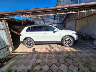 2020 Volkswagen Tiguan II Рестайлинг, белый, 2400000 рублей, вид 4