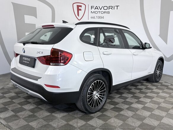 2014 BMW X1 20i I (E84) Рестайлинг, белый - вид 5