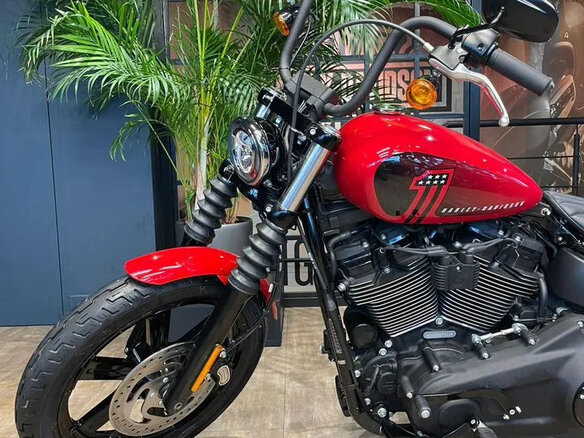 2023 Harley-Davidson Street Bob, красный, 1940000 рублей - вид 1