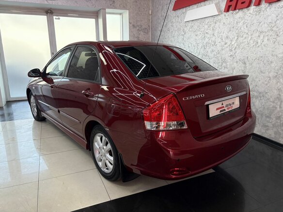 2008 Kia Cerato I Рестайлинг, красный, 645000 рублей - вид 2