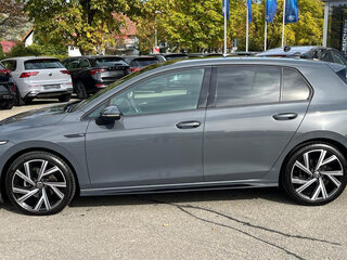 2024 Volkswagen Golf VIII, серый, 1780000 рублей, вид 3