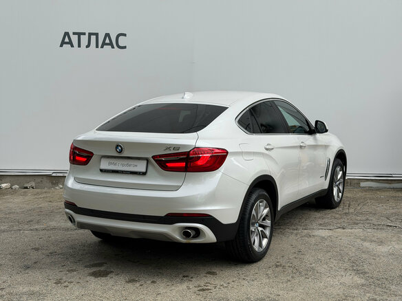 2017 BMW X6 30d II (F16), белый, 5100000 рублей - вид 4
