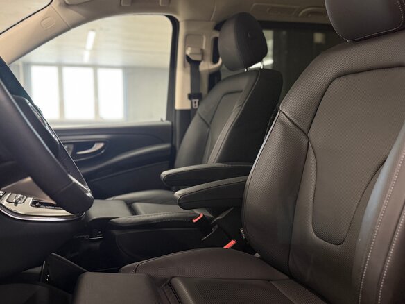2026 Mercedes-Benz V-Класс Long 300 d длинный III (W447) Рестайлинг 2, чёрный, 17000000 рублей - вид 18