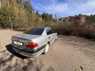 1999 Toyota Avensis I, серебристый, 220000 рублей, вид 3