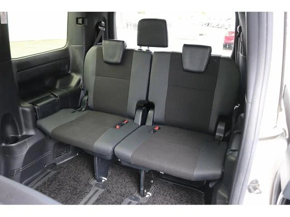 2021 Toyota Noah III (R80) Рестайлинг, белый, 2050000 рублей - вид 21