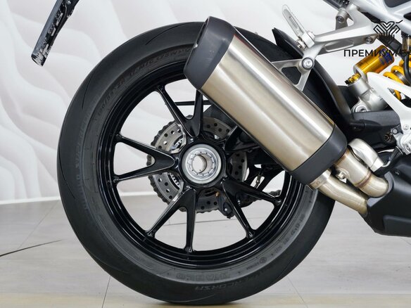 2024 Triumph Speed Triple, красный, 1727000 рублей - вид 8