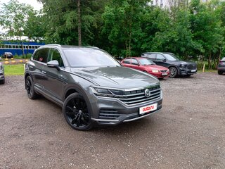 2019 Volkswagen Touareg III, серый, 4850000 рублей, вид 4