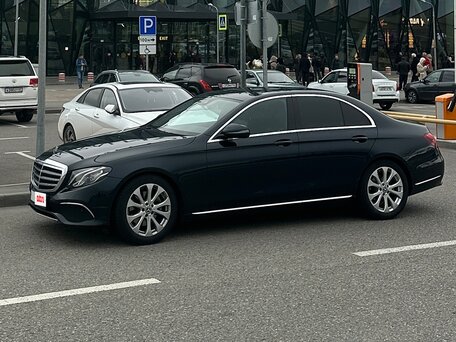 2017 Mercedes-Benz E-Класс 200 V (W213, S213, C238), зелёный, 3195000 рублей, вид 2