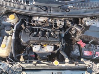 1999 Nissan Tino, серебристый, 320000 рублей, вид 4