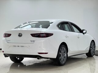 2022 Mazda 3 Axela IV (BP), белый, 1900000 рублей, вид 4