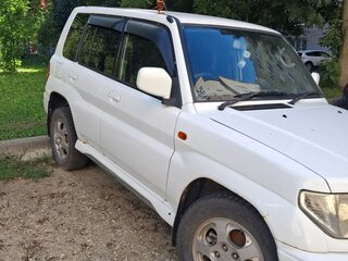 1999 Mitsubishi Pajero iO, белый, 520000 рублей, вид 3