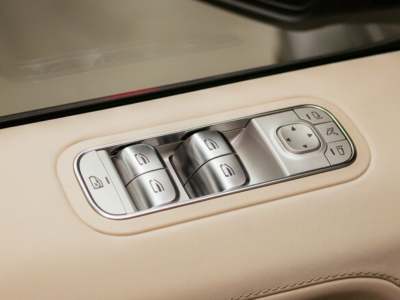 2026 Mercedes-Benz G-Класс AMG 63 AMG II (W465) Рестайлинг, зелёный, 33000000 рублей - вид 12