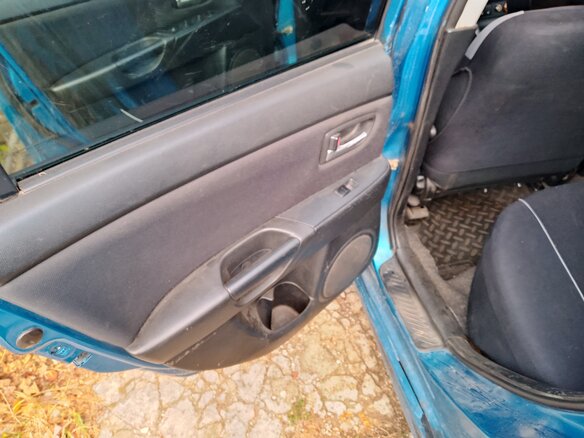 2005 Mazda 3 I (BK), синий, 400000 рублей - вид 13