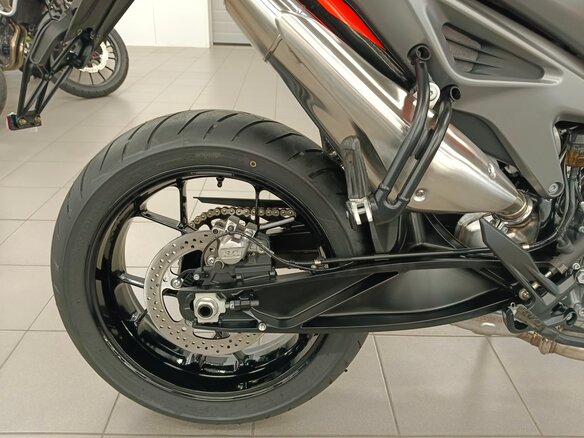 2023 KTM 790 Duke, оранжевый - вид 12
