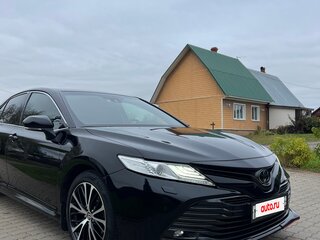 2020 Toyota Camry VIII (XV70), чёрный, 3280000 рублей, вид 3