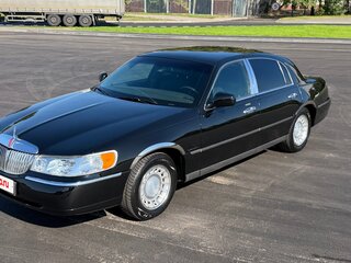 2000 Lincoln Town Car III, чёрный, 1950000 рублей, вид 2