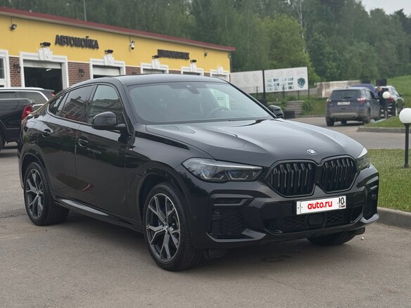 2021 BMW X6 40i III (G06), чёрный, 10900000 рублей - вид 1