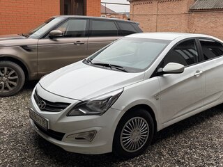 2016 Hyundai Solaris I Рестайлинг, белый, 900000 рублей, вид 1