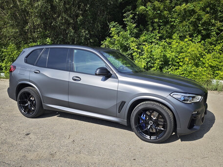 2020 BMW X5 M50d IV (G05/G18), серый, 8150000 рублей, вид 3