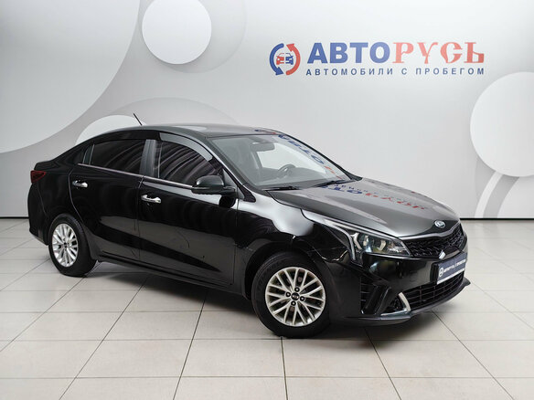2021 Kia Rio IV Рестайлинг, чёрный, 1619000 рублей