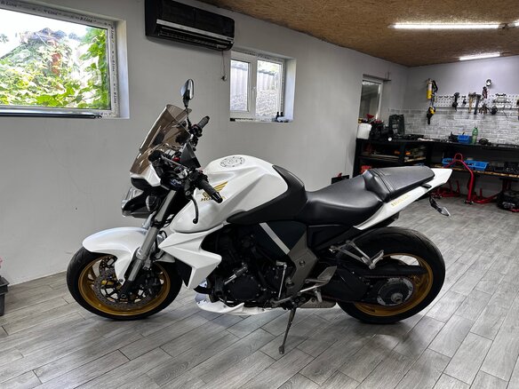 2009 Honda CB 1000R, белый, 610000 рублей - вид 1