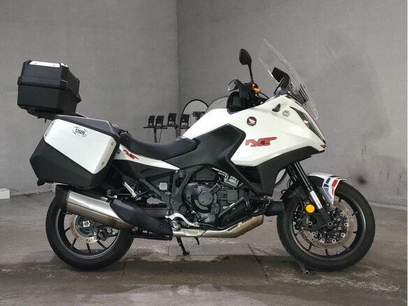 2022 Honda NT1100, белый