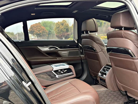 2021 BMW 7 серии 730i VI (G11/G12) Рестайлинг, чёрный, 6277926 рублей - вид 15