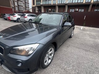 2013 BMW X1 20i I (E84) Рестайлинг, серый, 1300000 рублей, вид 1