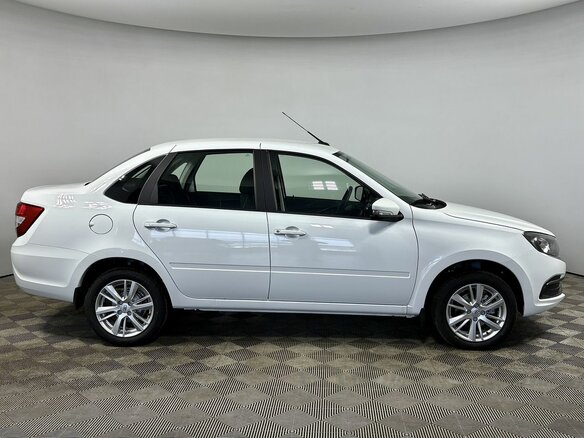 2026 Lada (ВАЗ) Granta I Рестайлинг, белый, 1213000 рублей - вид 6