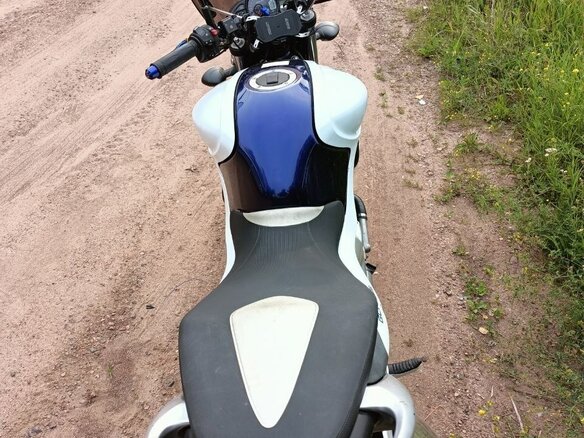 2010 Suzuki SFV 400 Gladius, белый, 370000 рублей - вид 5