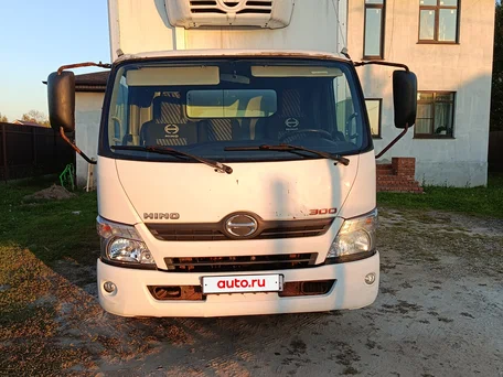 2017 Hino Series 300 (Dutro), белый, 1799000 рублей, вид 2