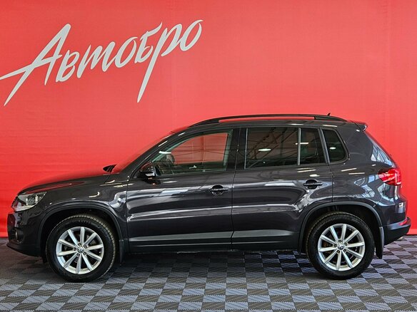 2016 Volkswagen Tiguan I Рестайлинг, чёрный - вид 1