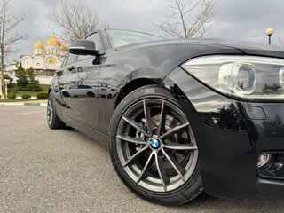 2014 BMW 1 серии 116i II (F20/F21), чёрный, 1350000 рублей, вид 2