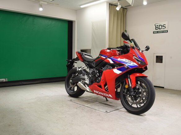 2025 Honda CB 650R, красный, 1020000 рублей - вид 3
